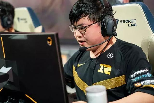 Uzi连续二十场比赛得分超过比赛规则变更,独行侠不断突破!再创辉煌时刻 Uzi连续二十场比赛得分超过比赛规则变更,独行侠不断突破!再创辉煌时刻