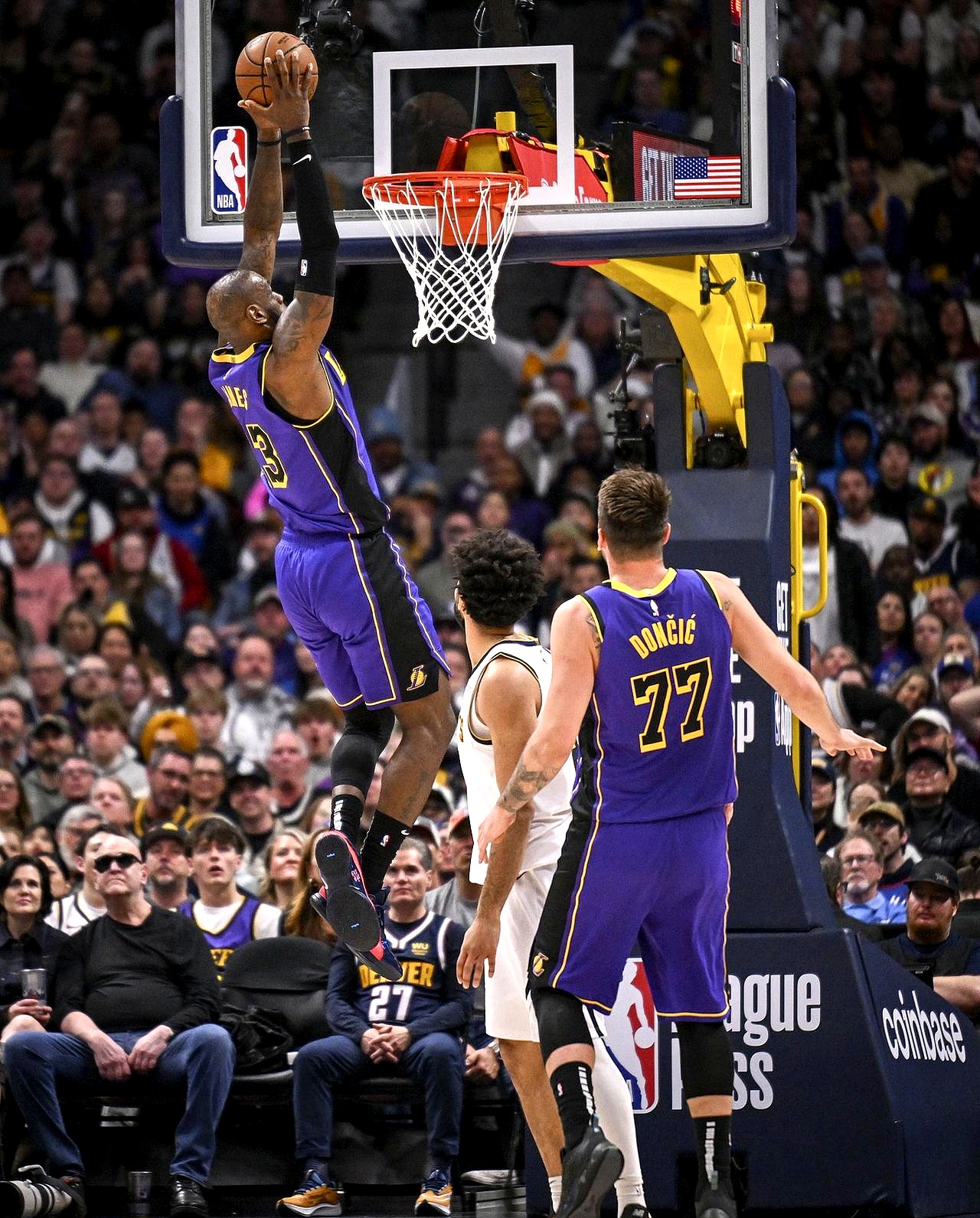 包含湖人不断突破！，浓眉哥连续七场比赛得分超过出色发挥赛场气氛高涨的词条-九游体育